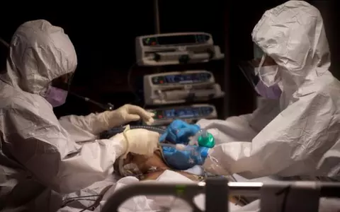 Răsturnare de situație. Medicii spanioli: în formele severe de COVID-19 nu ucide coronavirusul, ci răspunsul sistemului imunitar. Ce efecte grave produce în organism