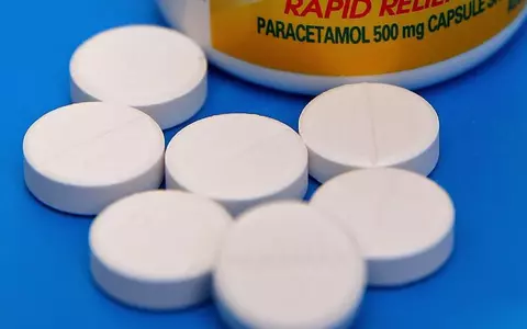 Paracetamol în lupta anti COVID-19. Cum se adminsitrează, cine trebuie să îl evite și ce reacții adverse poate avea
