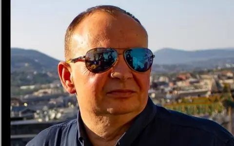 Îți dau lacrimile! Ambulanțierii din toată țara, ultim omagiu pentru colegul lor răpus de coronavirus. Sirenele ambulanțelor au răsunat pentru Stupiuc Cristian