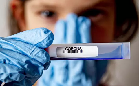 Primul cadru medical care moare din cauza coronavirusului: o asistentă de 54 de ani din Constanța. Nu a lucrat în spital, de când a început pandemia