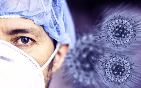 Simptomul mai puțin cunoscut al infecției COVID-19. A fost descoperit recent și trebuie să apelezi la medic dacă observi această schimbare