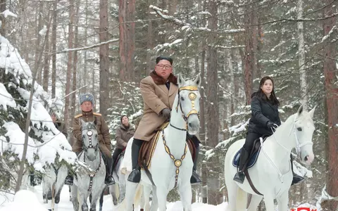 Detalii uimitoare din viața dictatorului nord-coreean Kim Jong-un. A avut o copilărie plină de excese și se închipuia playboy de Hollywood!