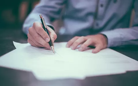 Cum vor arăta declarațiile pe propria răspundere după 15 mai. Care sunt motivele pentru care se poate părăsi localitatea: "Participarea la evenimente familiale, cu un număr limitat de persoane"