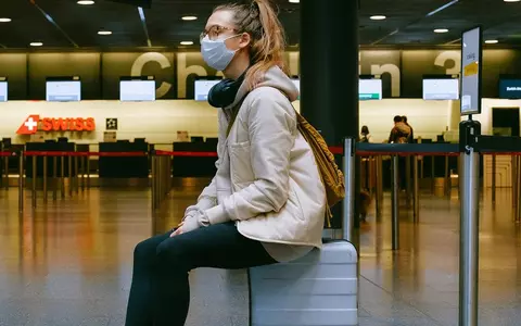 Cum va arăta o călătorie cu avionul, în plină pandemie de coronavirus: screening, acoperirea feţei şi igienizare, printre măsuri. Ce alte reguli mai propun companiile aeriene