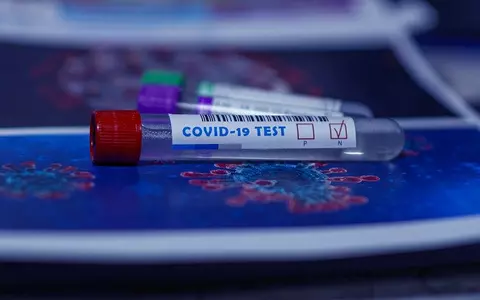Infecția COVID-19 poate provoca atac cerebral și boli psihice. Anunț de ultimă oră al cercetătorilor britanici