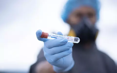 Ce efecte secundare are COVID-19. Coronavirusul poate provoca infertilitate masculină