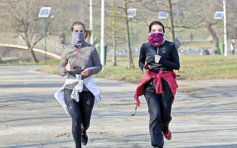 Două soluții la îndemâna oricui pentru evitarea infectării cu COVID-19, la care nu v-ați fi gândit niciodată! Au legătură cu sistemul imunitar
