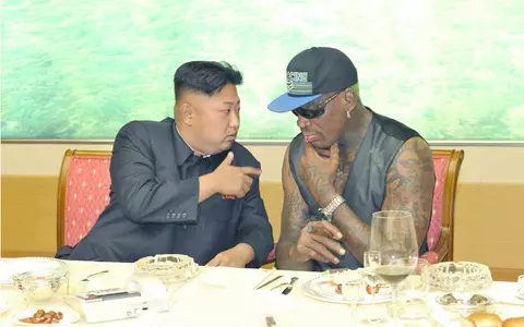Dennis Rodman, apropiat al lui Kim Jong-un, susține ipoteza că dispariția dictatorului e suspectă: "Dacă o vedem pe sora lui la TV, conducând practic țara, ceva nu e în ordine!”
