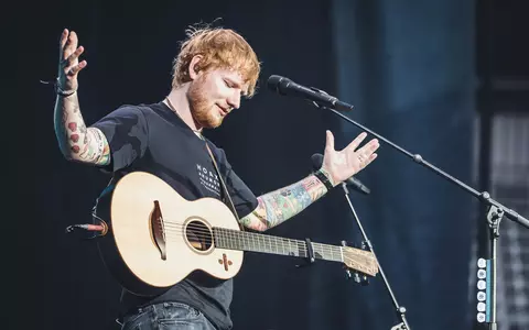 Drama lui Ed Sheeran. A dormit doi ani în metroul londonez! Între timp, a ajuns atât de bogat că și-a cumpărat 27 de case cu bani gheață