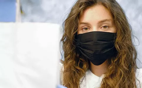 În ce condiții ar fi posibil ca purtarea măștii de protecție să NU mai fie obligatorie în spațiile închise. Alexandru Rafila avertizează: "Trebuie să ne gândim și la..."