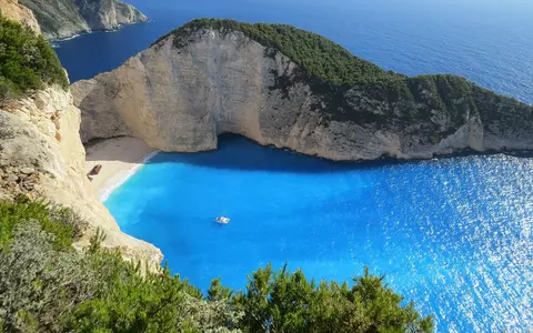 Cum va arăta turismul vara aceasta în Europa! Deciziile luate de Grecia și Bulgaria, cele mai populare destinații estivale pentru români. Se vorbește despre pașapoarte de sănătate