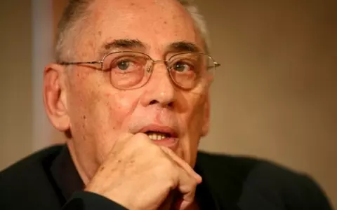 Horia Moculescu a primit rezultatele pentru testul COVID-19. Artistul a ajuns la spital cu febră și tuse seacă, având și probleme la plămâni. Primele declarații