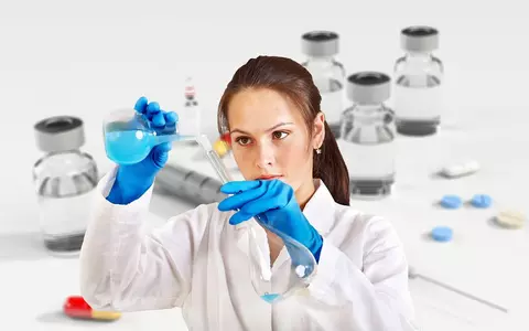 Atenție! Vaccinul anti-COVID care va ajunge în România nu se recomandă persoanelor cu „alergii semnificative”