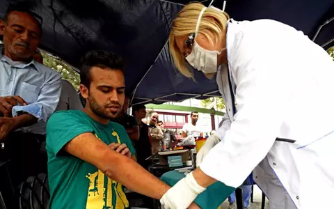 Coronavirusul produce 5 tipuri de iritații ale pielii, care i-au șocat pe medici. Ce înseamnă "Degetul COVID" și cum arată