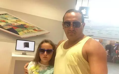 Ovidiu Torj, fostul soț al lui Brigitte Sfăt, vrea să își ia fiica înapoi de la vedetă. El îl susține pe Robert: „Nu se droghează, mai degrabă ea are probleme”