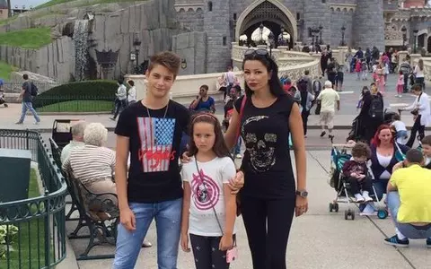 Fiul lui Brigitte Pastramă, primele declarații după ce mama sa a făcut plângere la Poliție împotriva prietenilor lui. Robert Sfăt nu recunoaște că se droghează: ”I-au rămas idei în cap că eu sunt un copil distrus, că tot consum prostii”