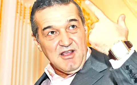 Gigi Becali, pe cale să-și "piardă" și a treia fiică! Cristina, mezina familiei, în tandrețuri cu iubitul