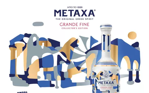 (P) METAXA Grande Fine, într-un un design realizat de artistul stradal Cacao Rocks