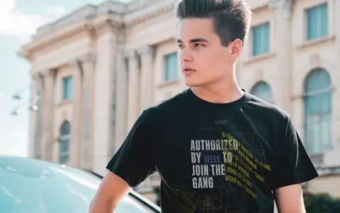 Selly, apariție de senzație la BAC. Cum s-a prezentat vloggerul la examen: "Cam prea simplu. Încă două probe și începe vara"