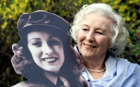 Cântăreața Vera Lynn a murit la 103 ani! Artista era un simbol al speranţei pe timp de război, dar și în pandemie de coronavirus