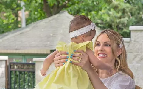 Imaginea cu fiica Andreei Ibacka și a lui Cabral a devenit virală. Fotografia a strâns mii de aprecieri și comentarii: Namiko e superbă!