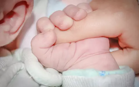 Vești bune! A fost externat primul copil din România care s-a născut cu coronavirus