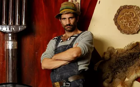 Toma Cuzin, alias Firicel din Las Fierbinți, și-a cunoscut soția la 16 ani. Actorul a fost miner și balerin, în tinerețe: "Eu încă n-am învăţat să fiu omul de succes!"