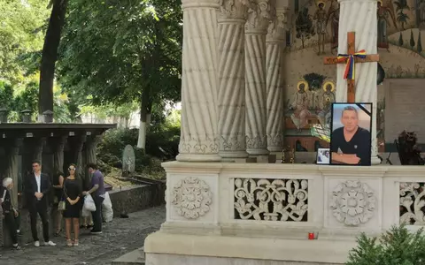 Surpriză de proporții! Cine a apărut la mormântul lui Costin Mărculescu, la o săptămână de când a fost condus pe ultimul drum