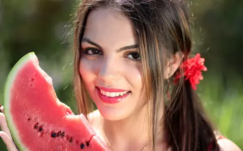 Adevăr sau mit. Cât de sănătos este pepenele (roșu sau galben) și de ce NU este recomandat să fie mâncat seara