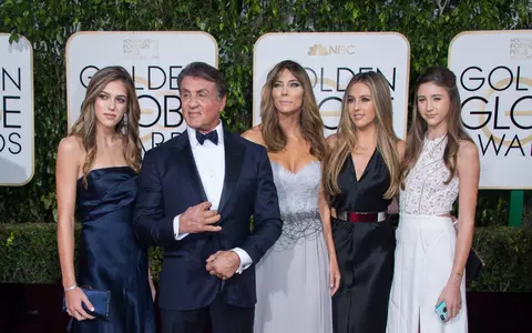 Sylvester Stallone are cu ce se mândri! Ce sexy sunt cele trei fiice ale lui Rambo!