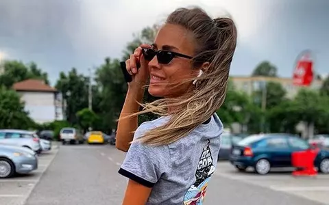 Diana Munteanu s-a pozat în costum de baie. A fost criticată că a slăbit prea mult, iar acum este din nou trasă la răspundere: „Îți chinui pielea”