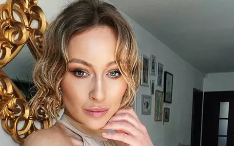 Ioana Chișiu a primit inelul de la noul iubit. Bloggerița din Cluj a fost cerută în căsătorie la doar câteva luni de la divorț: ”Reprezintă dragostea eternă”