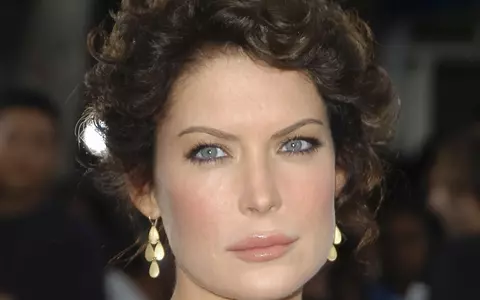 Lara Flynn Boyle, greu de recunoscut din cauza operațiilor estetice! Celebra actriță și-a distrus chipul, în căutarea tinereții veșnice