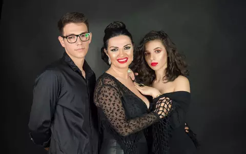 Fiul Ozanei Barabancea este îndrăgostit până peste cap. Cum a fost fotografiat Andrew cu iubita lui