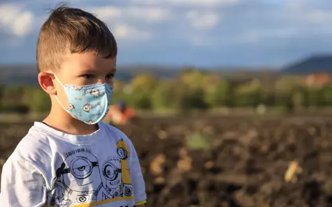 Copiii cu vârste peste 10 ani pot transmite noul coronavirusul la fel ca adulții. Avertismentul specialiștilor: "Redeschiderea școlilor..."