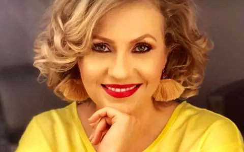 Cum arăta Mirela Vaida, la debut. Cânta într-o trupă de fete, iar iubitul ei de atunci era un artist deja celebru