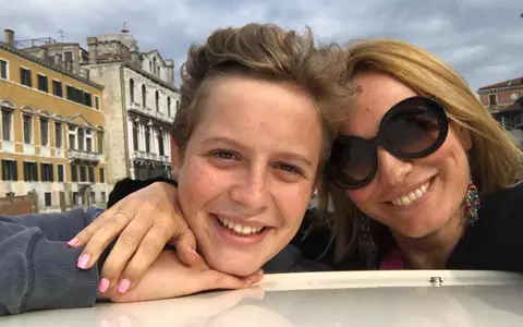 Petrecere în familia Andreei Esca. Imediat după ce a revenit la pupitrul știrilor, prezentatoarea și-a sărbătorit fiul, vindecat și el de COVID-19