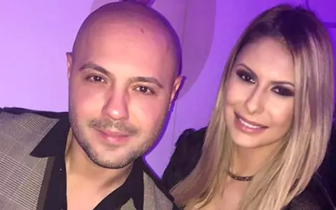 Mama lui Mihai Mitoșeru, detalii despre starea de sănătate a prezentatorului: "Are bandajate ambele picioare". Noemi i-a stat alături fostului soț