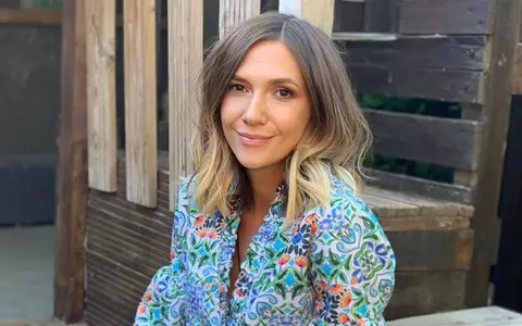 Adela Popescu, schimbare radicală de look. S-a vopsit blond deschis și s-a tuns