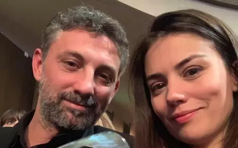 Andi Vasluianu dezvăluie cum și-a cunoscut soția și de ce s-au căsătorit după venirea primului copil: "Nu știu dacă a fost dragoste la prima vedere"/ EXCLUSIV
