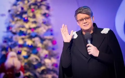 Pare glumă, dar nu e! Fuego a împodobit bradul în luna august: "Am cântat colinde, în plină caniculă"