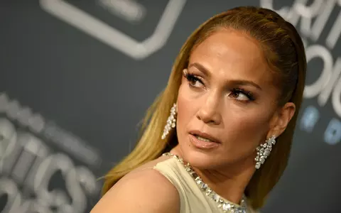 Jennifer Lopez a trecut testul curajului: s-a pozat fără strop de machiaj. Cum arată artista în vârstă de 51 de ani, la primele ore ale dimineții
