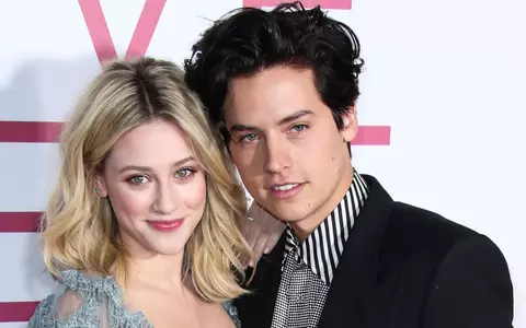 Lili Reinhart și Cole Sprouse s-au despărțit! Actorii aveau o relație de 3 ani