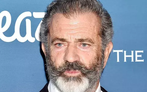 Actorul Mel Gibson dă în judecată o profesoară. Aceasta i-a folosit imaginea pentru a vinde borcane de miere sub numele "Miel Gibson"
