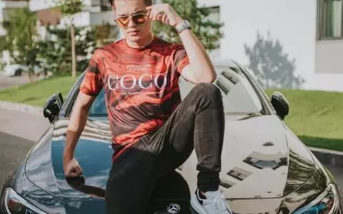 Selly a făcut accident de circulație, din nou! Vlogger-ul și-a avariat mașina de 70.000 de euro, dar a scăpat nevătămat
