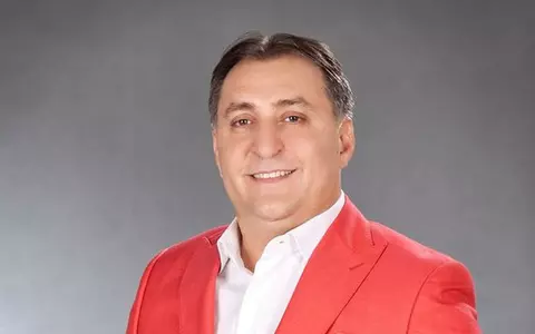 Vali Vijelie, amendat după un concert, pe litoral! Manelistul și fanii săi n-au ținut cont de distanțarea socială