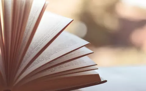 Se schimbă numele celui mai cunoscut roman polițist, „Zece negri mititei”, în contextul luptei anti-rasism! Cum se va numi cartea scrisă de Agatha Christie