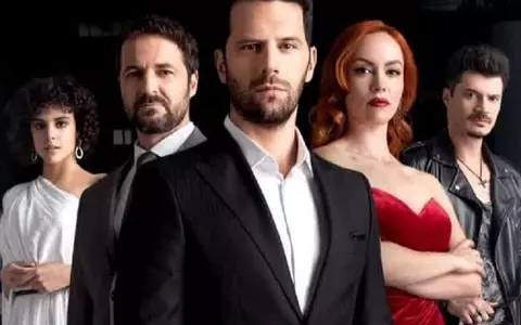Cum s-a schimbat scenariul serialulului Vlad, din cauza pandemiei de COVID-19. Actorii se comportă ca niște străini, la filmări