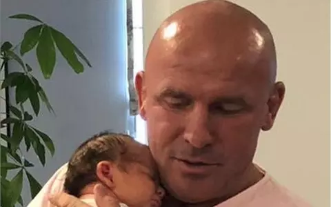 Cătălin Zmărăndescu a devenit tată pentru a patra oară! Soția lui a adus pe lume un băiețel