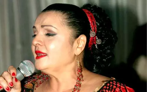 Cornelia Catanga a fost nășită de familia Ceaușescu. În anii 80 era putred de bogată
